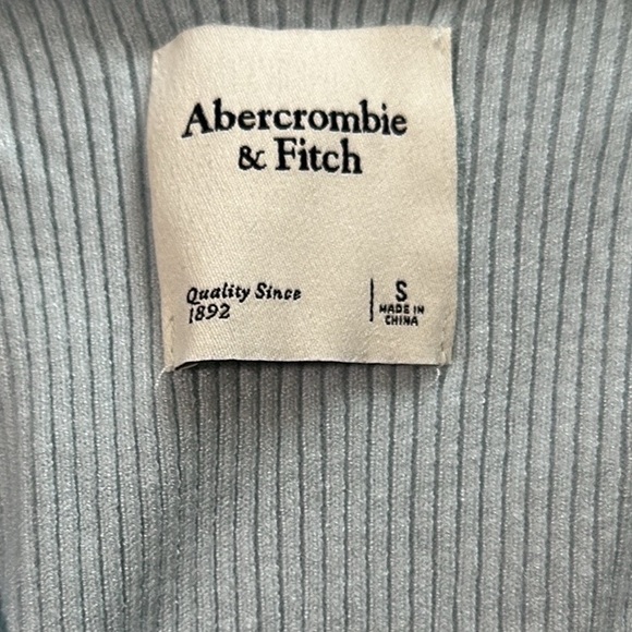 Abercrombie & Fitch Baby Blue V-Neck Sweater - Picture 3 of 4